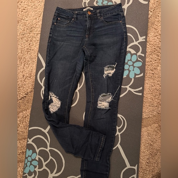 refuge Denim - 🌺Refuge dark wash, distressed jeans🌺